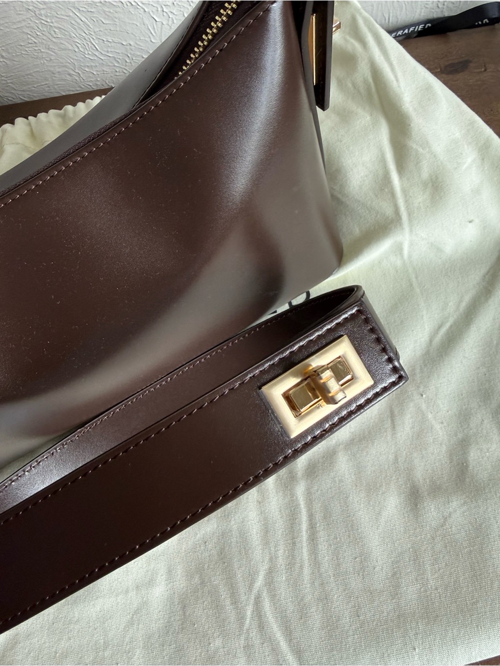 Verafied Gold Chocolate Hobo Bag, smooth leather. With crossbody extension - Picture 3 of 7